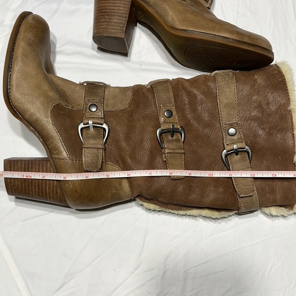 Gianni‎ Bini Brown Heeled Boots with Fur Trim - Picture 9 of 11